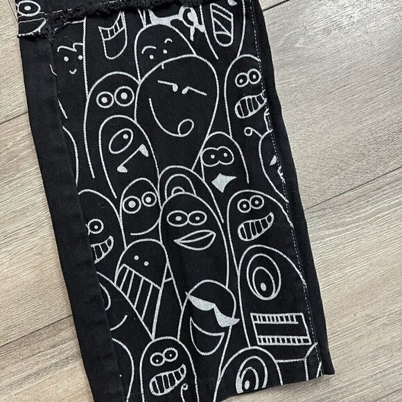 Shein Jeans Size 4 Cartoon Patch Work Raw Hem Loose Black White - Picture 4 of 6